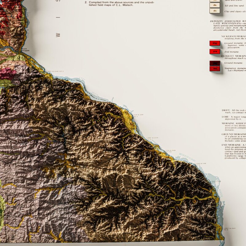 Minnesota Map 1982, Geology :Shaded relief map – flat print (not a 3D raised map)
